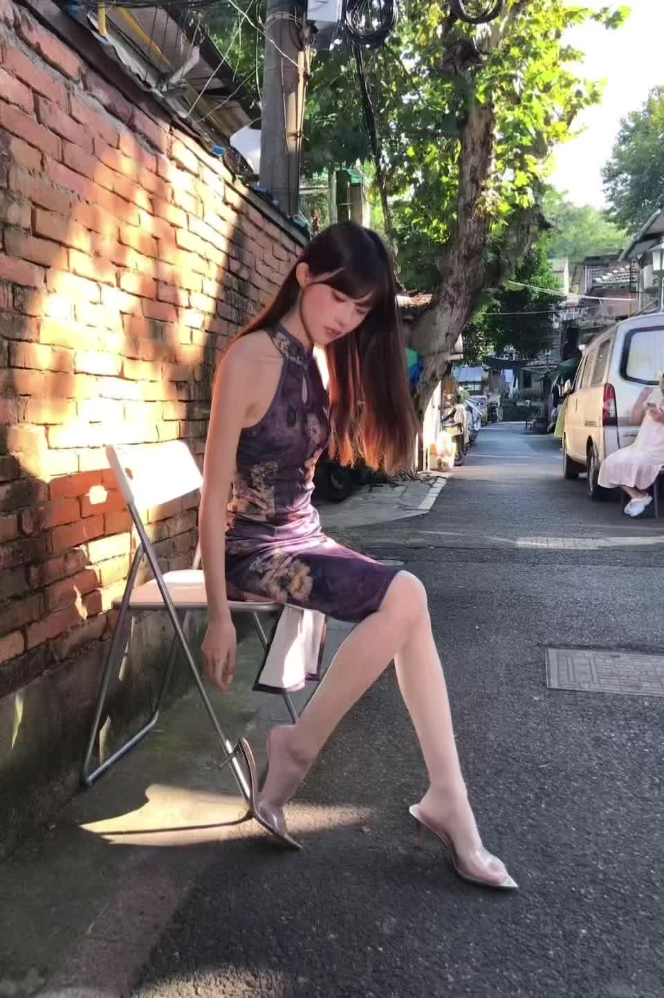 今夜的风悄悄月悄悄 吻你的眉梢 壁纸 24